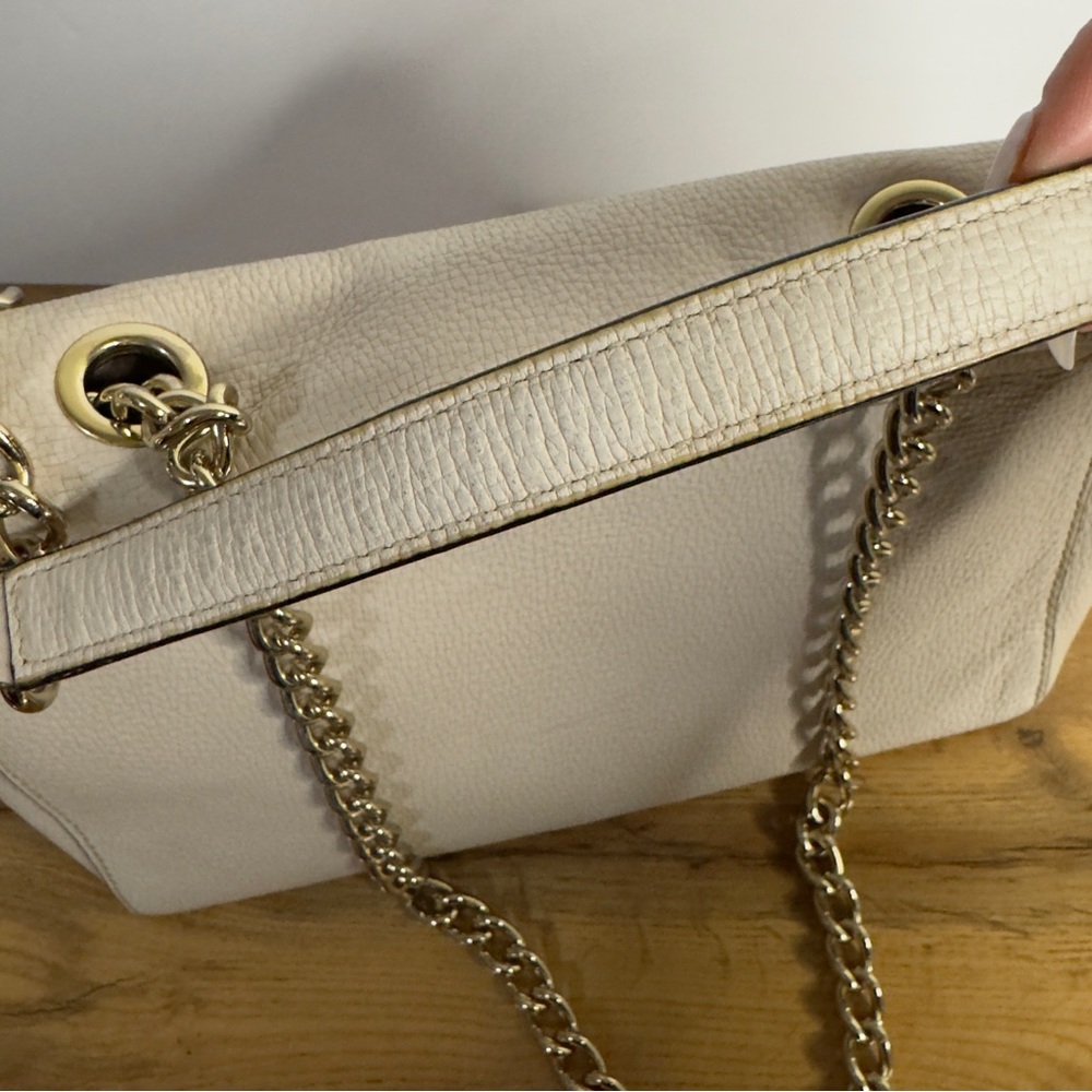Kate Spade Cream Crossbody Bag, Adjustable straps, Gold Chain & Hardware - Picture 8 of 9